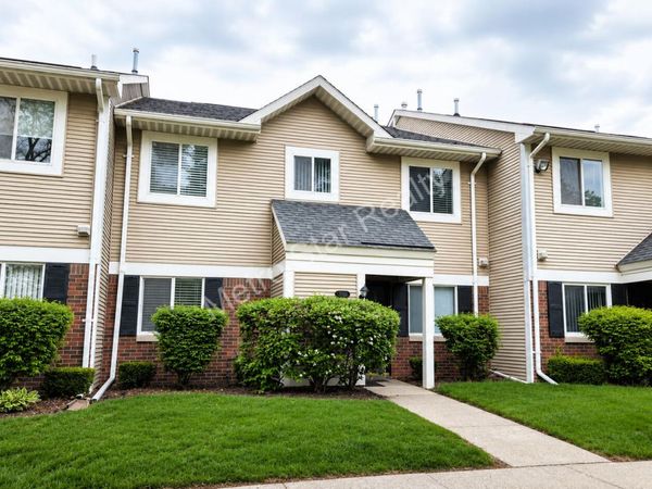 31548 Orchard Creek, Farmington Hills, MI 48334