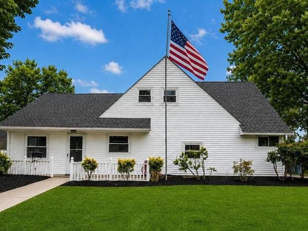 43 NORTHPARK DRIVE, LEVITTOWN, PA 19054