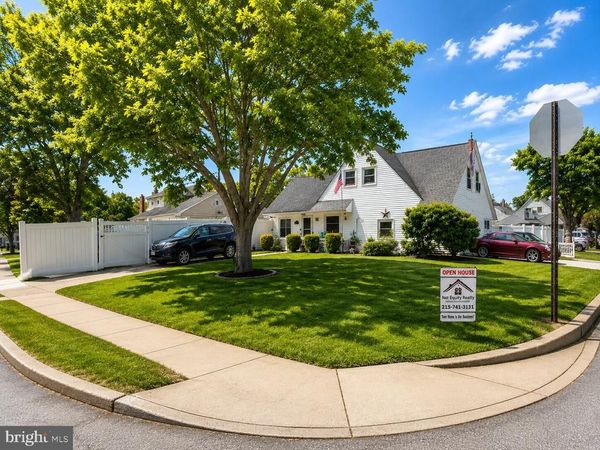 43 NORTHPARK DRIVE, LEVITTOWN, PA 19054