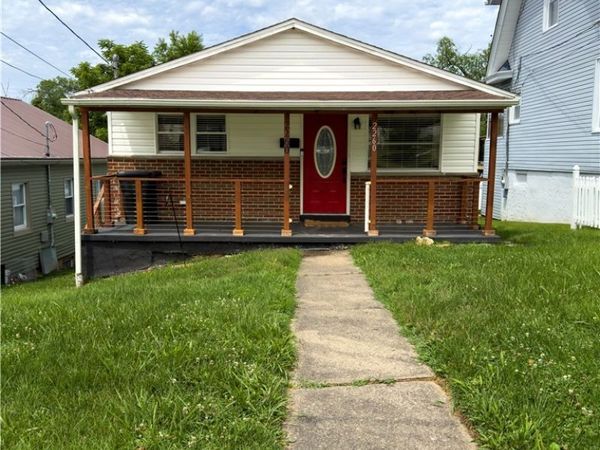 2260 Curtis Avenue, St Albans, WV 25177