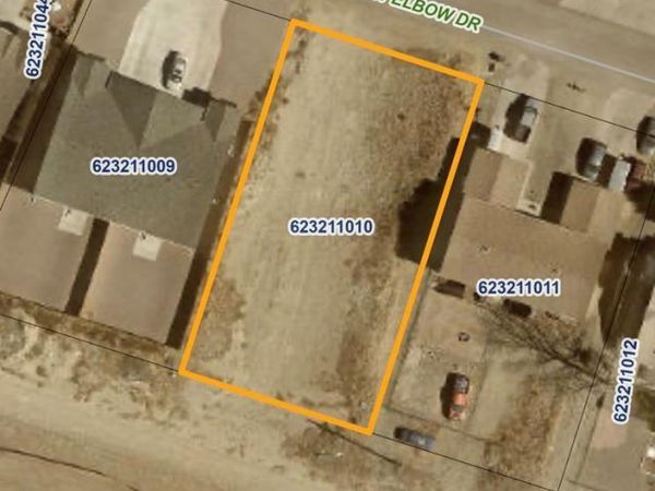 242 W Elbow Dr, Pueblo West, CO 81007