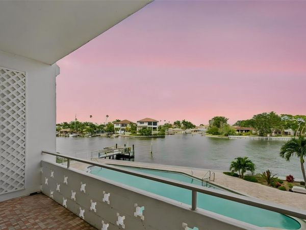 1365 N SNELL ISLE BOULEVARD NE, Unit 2E, ST PETERSBURG, FL 33704