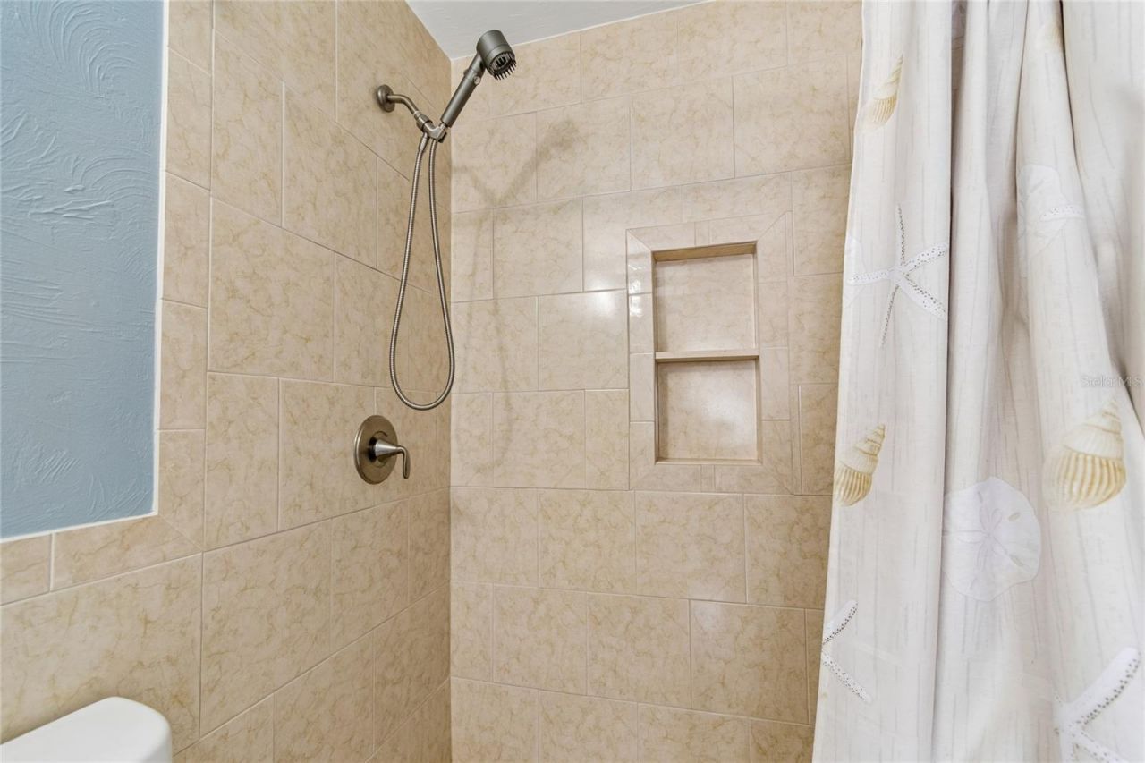 1365 N Snell Isle Boulevard Ne, Unit 2E, Saint Petersburg, FL 33704 Photo