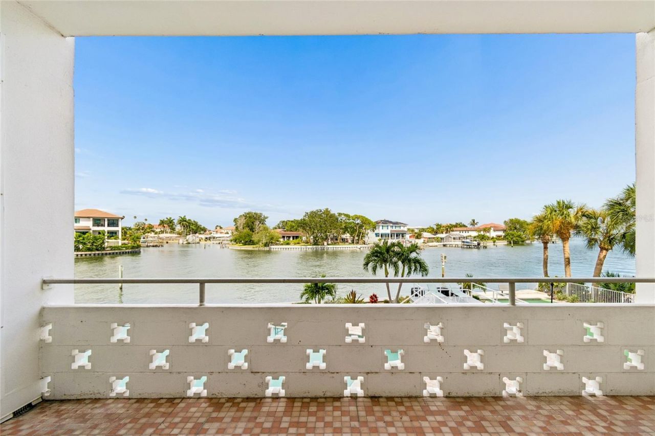 1365 N Snell Isle Boulevard Ne, Unit 2E, Saint Petersburg, FL 33704 Photo