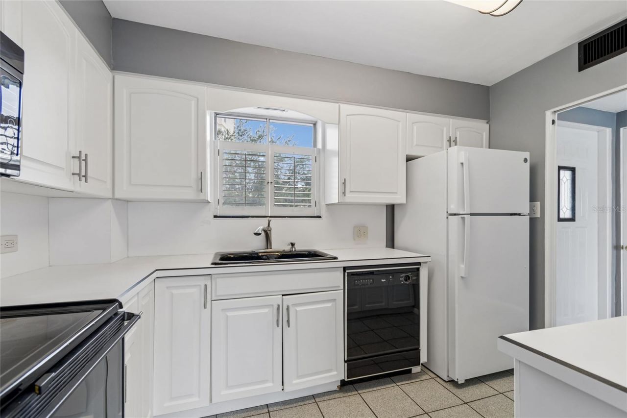 1365 N Snell Isle Boulevard Ne, Unit 2E, Saint Petersburg, FL 33704 Photo