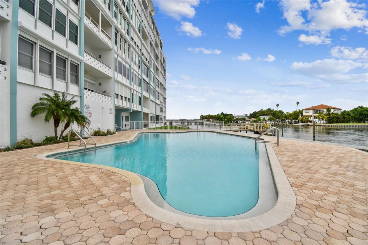 1365 N Snell Isle Boulevard Ne, Unit 2E, Saint Petersburg, FL 33704 Photo