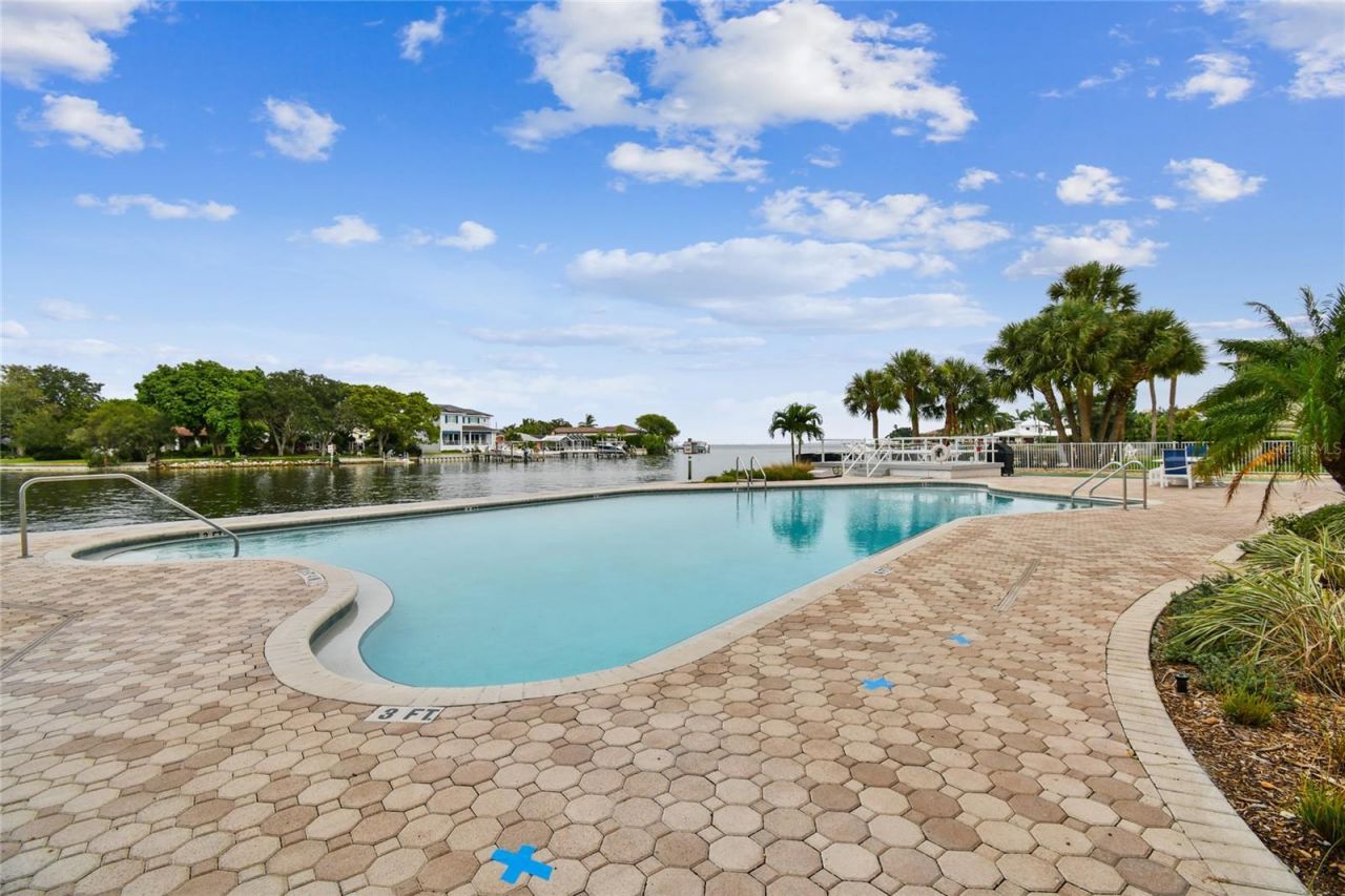 1365 N Snell Isle Boulevard Ne, Unit 2E, Saint Petersburg, FL 33704 Photo