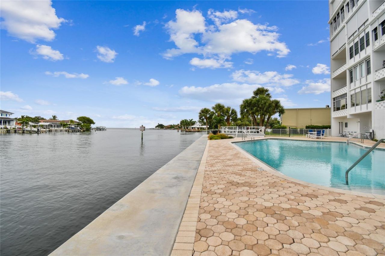 1365 N Snell Isle Boulevard Ne, Unit 2E, Saint Petersburg, FL 33704 Photo