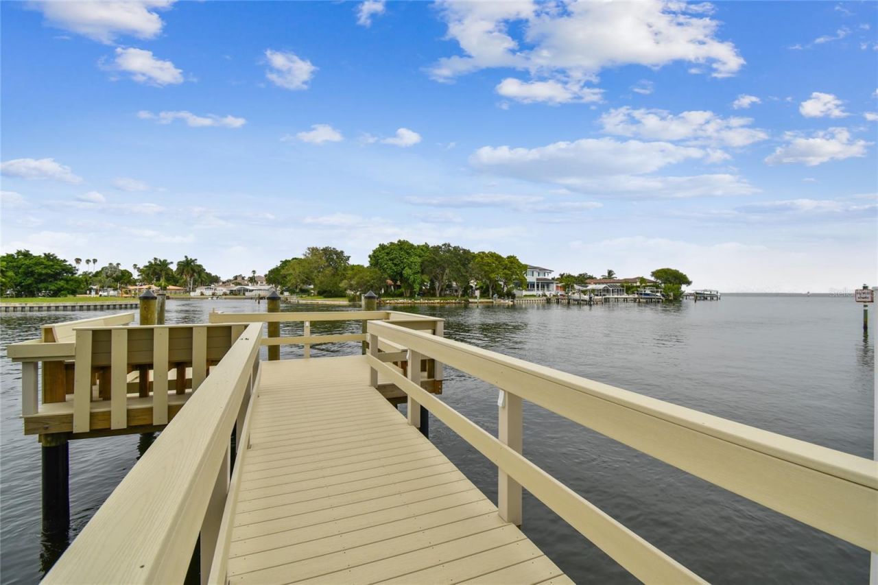 1365 N Snell Isle Boulevard Ne, Unit 2E, Saint Petersburg, FL 33704 Photo