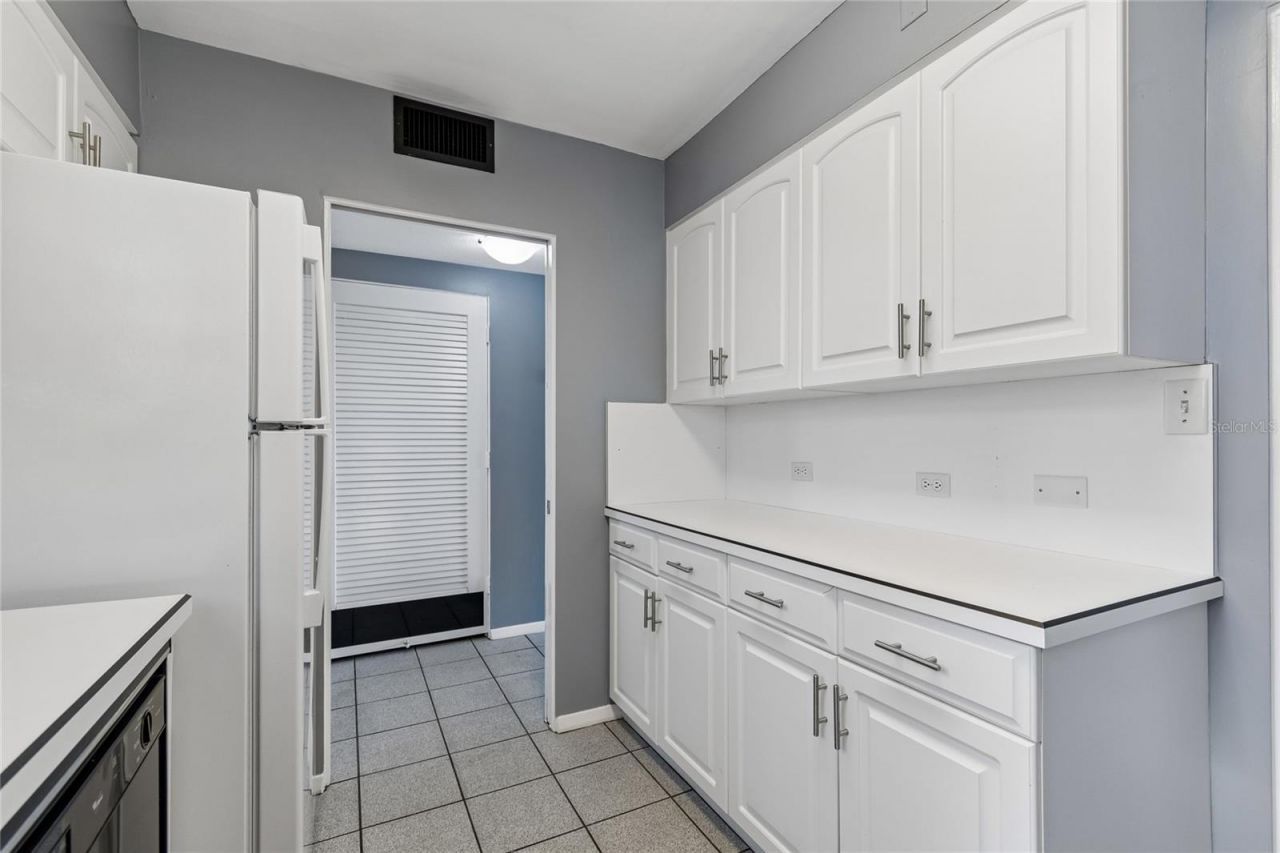 1365 N Snell Isle Boulevard Ne, Unit 2E, Saint Petersburg, FL 33704 Photo