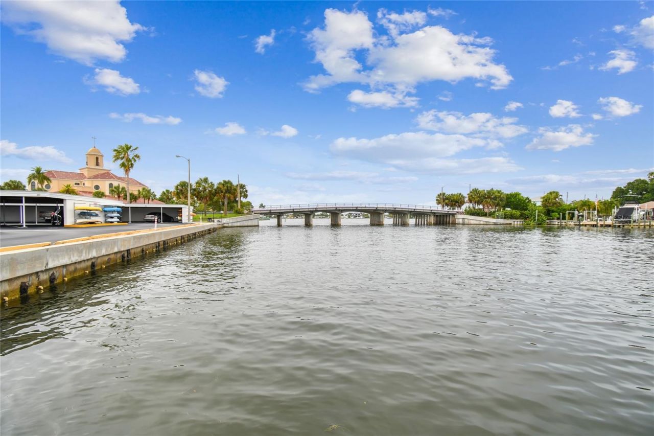 1365 N Snell Isle Boulevard Ne, Unit 2E, Saint Petersburg, FL 33704 Photo