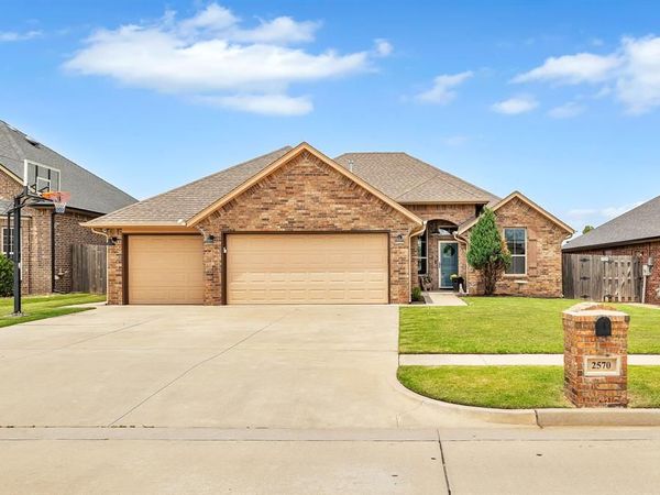 2570 Kadlan Drive, El Reno, OK 73036
