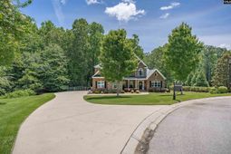 213 Belfry Court photo 4