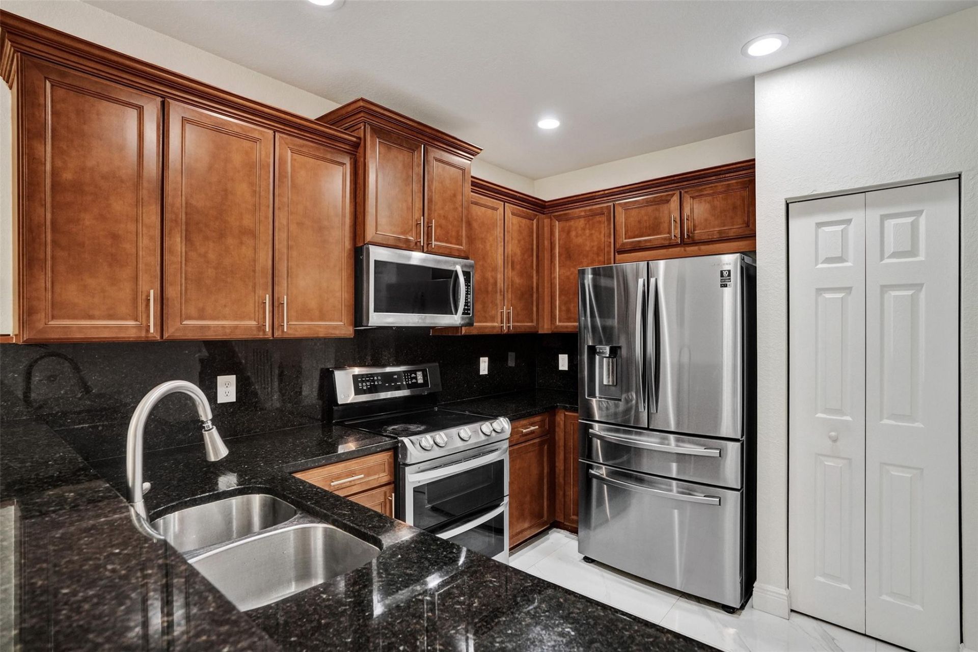 8768 NW 98th Avenue, Unit 8768, Doral, FL 33178 Photo