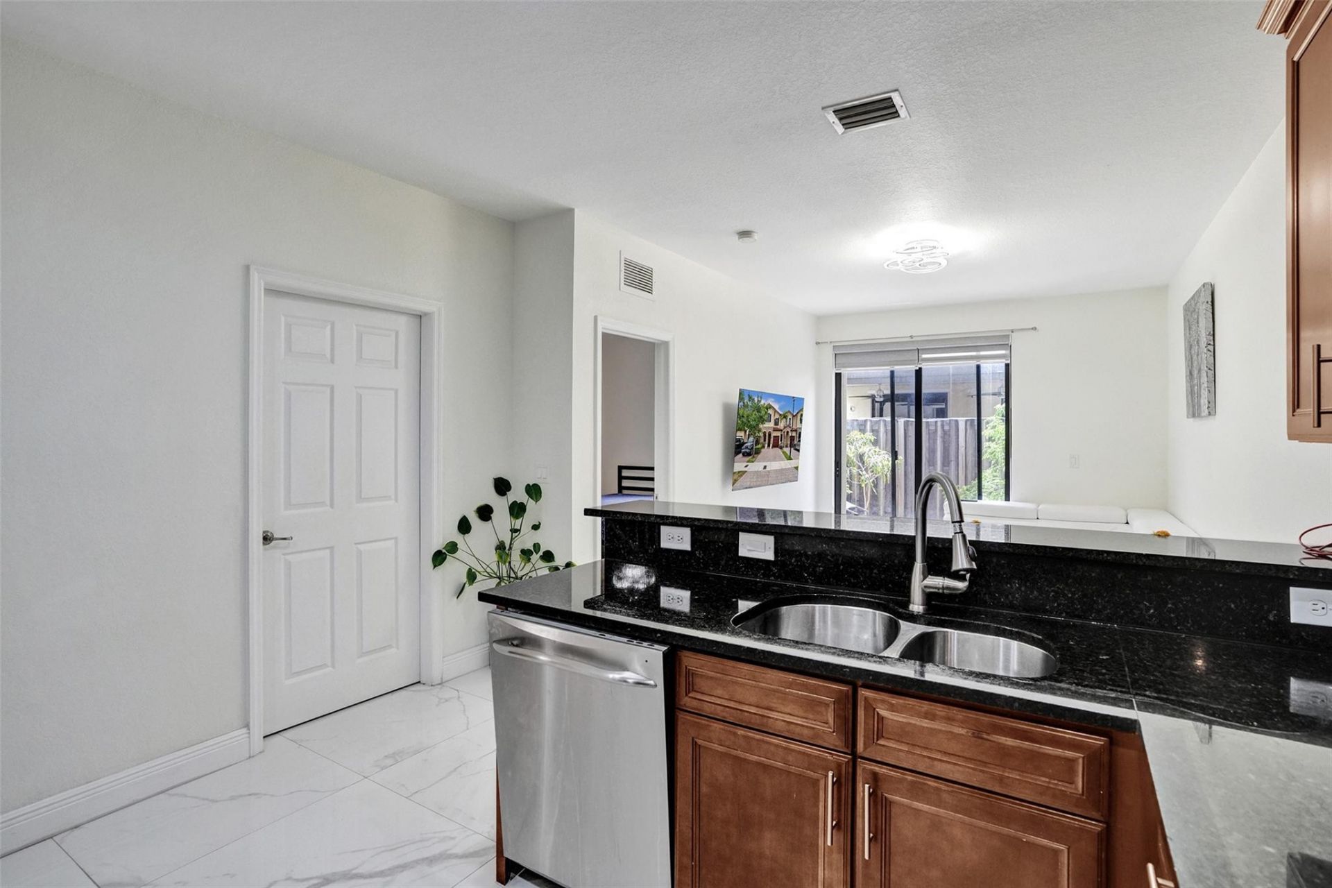 8768 NW 98th Avenue, Unit 8768, Doral, FL 33178 Photo