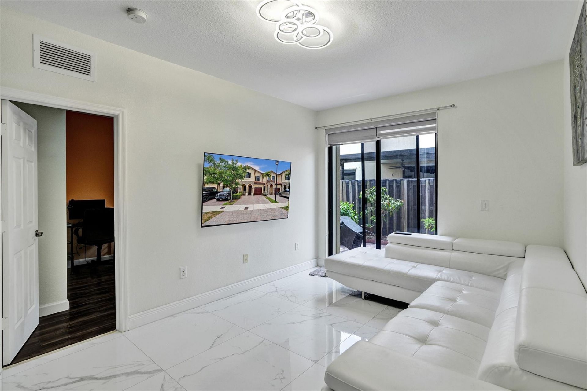 8768 NW 98th Avenue, Unit 8768, Doral, FL 33178 Photo