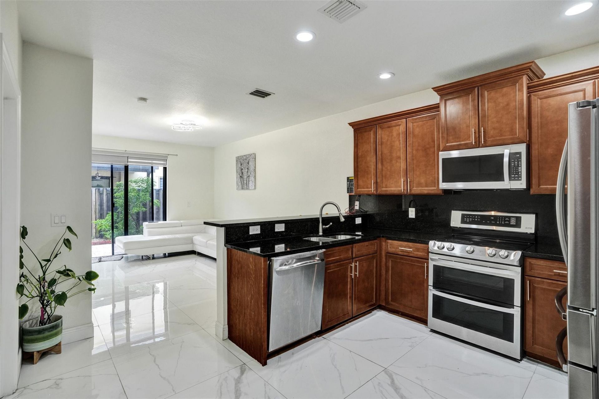 8768 NW 98th Avenue, Unit 8768, Doral, FL 33178 Photo