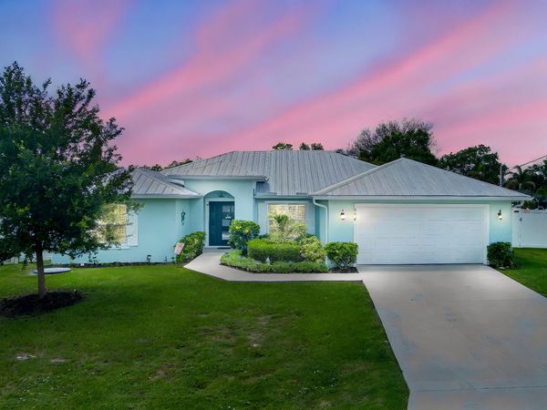 186 NE Dominican Terrace, Port Saint Lucie, FL 34983