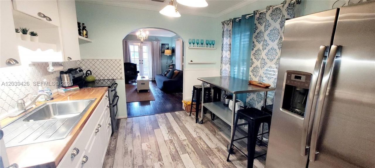100 NE 5th St, Fort Lauderdale, FL 33301 Photo