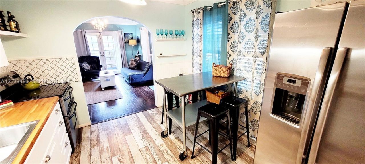100 NE 5th St, Fort Lauderdale, FL 33301 Photo
