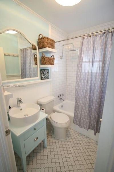 100 NE 5th St, Fort Lauderdale, FL 33301 Photo