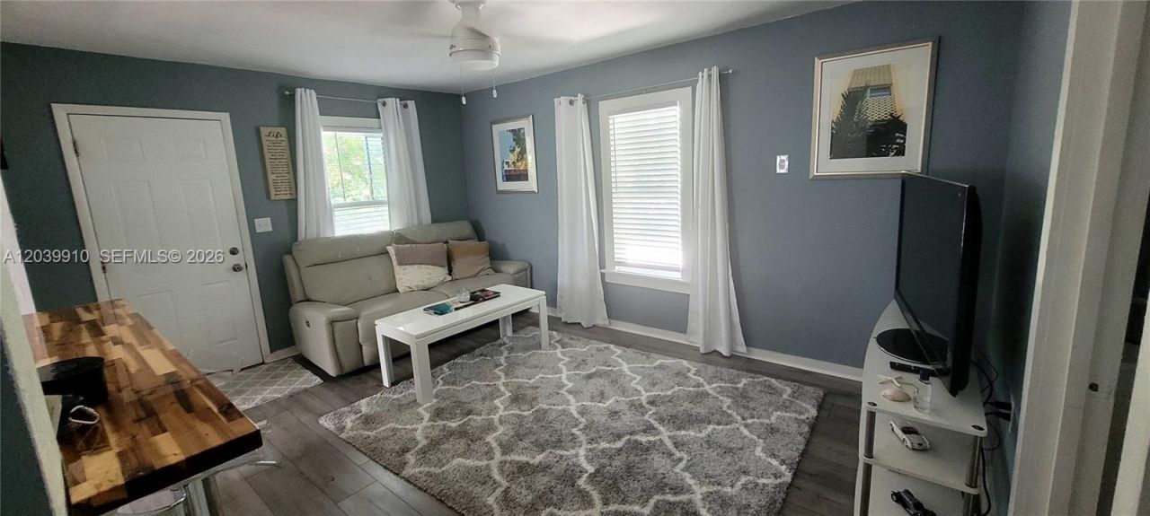 104 NE 5th St, Fort Lauderdale, FL 33301 Photo