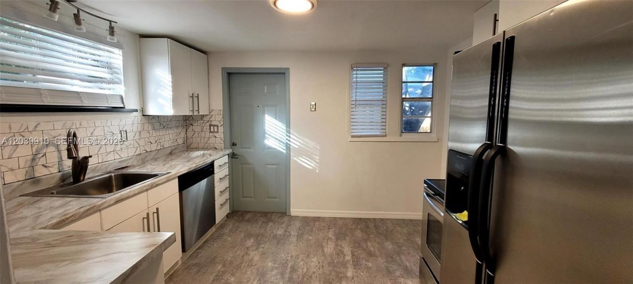 104 NE 5th St, Fort Lauderdale, FL 33301 Photo