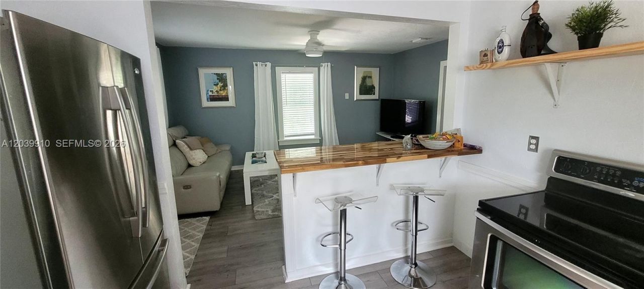 104 NE 5th St, Fort Lauderdale, FL 33301 Photo