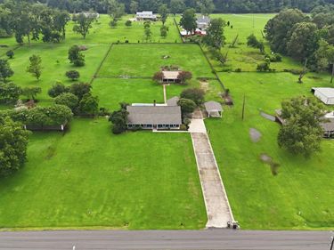 23231 Sunnyside Ln, Zachary, LA 70791