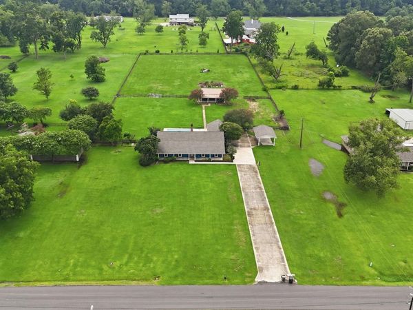 23231 Sunnyside Ln, Zachary, LA 70791