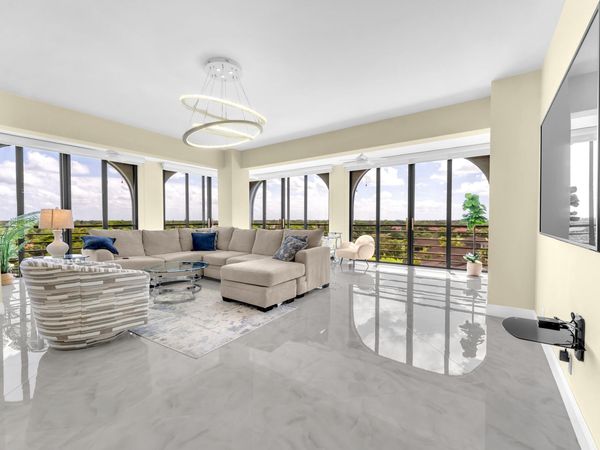 7578 Regency Lake Drive, Unit 802, Boca Raton, FL 33433