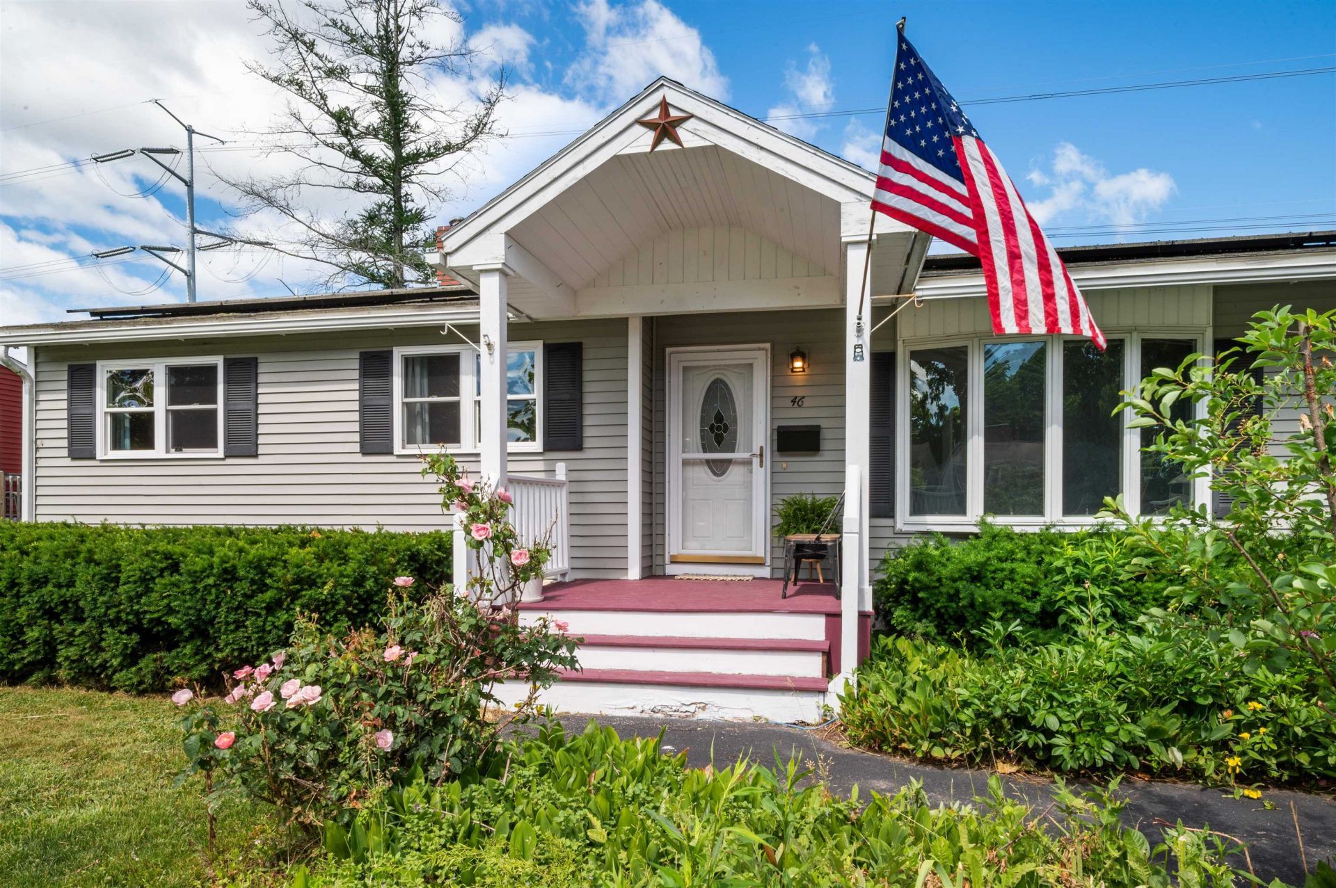 46 Coakley Road, Portsmouth, NH 03801 Main Photo