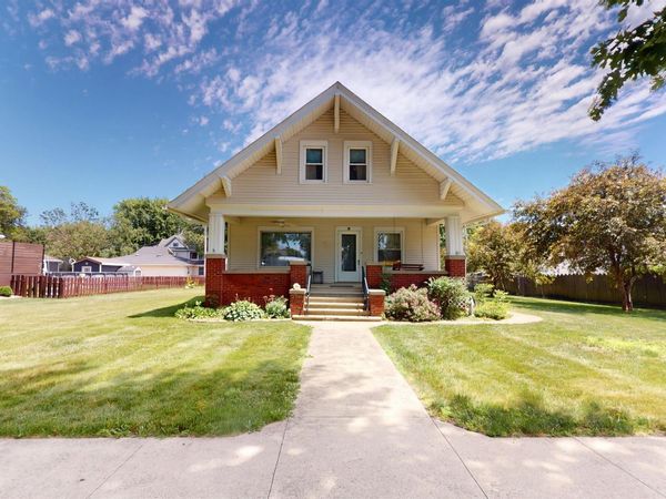 310 S Lubeck St., Holstein, IA 51025