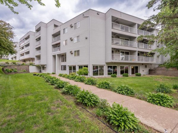 175 County Road B2 E, Unit 429, Little Canada, MN 55117