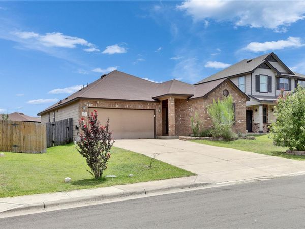 500 New Bridge DR, Kyle, TX 78640