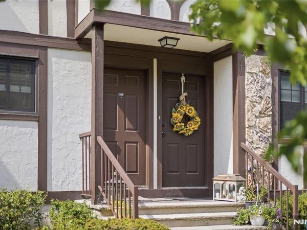 609 Mark Twain Way, MAHWAH, NJ 07430