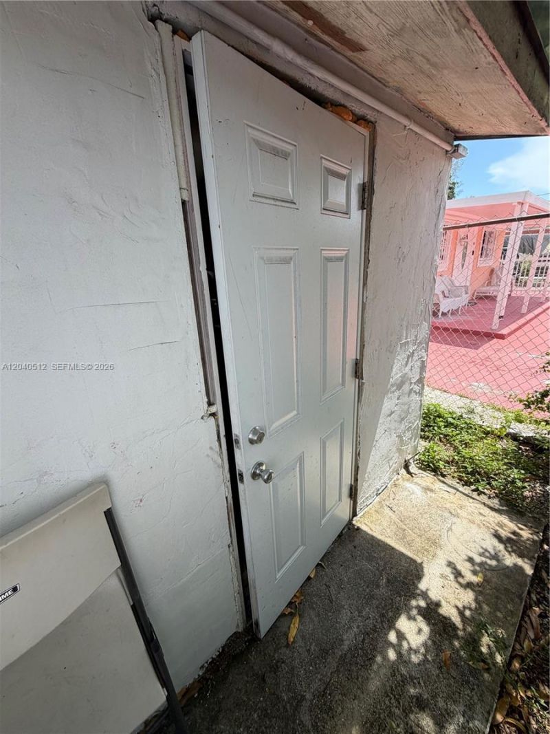 867 NW 109th St , Miami, FL 33168 Photo