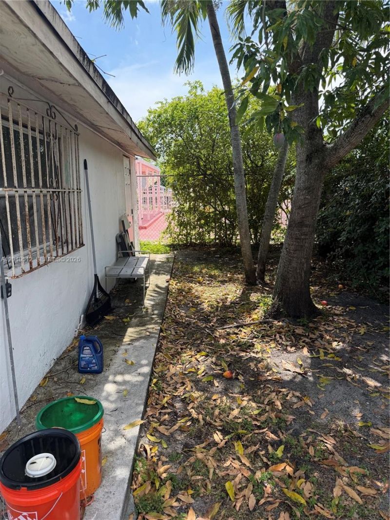 867 NW 109th St , Miami, FL 33168 Photo