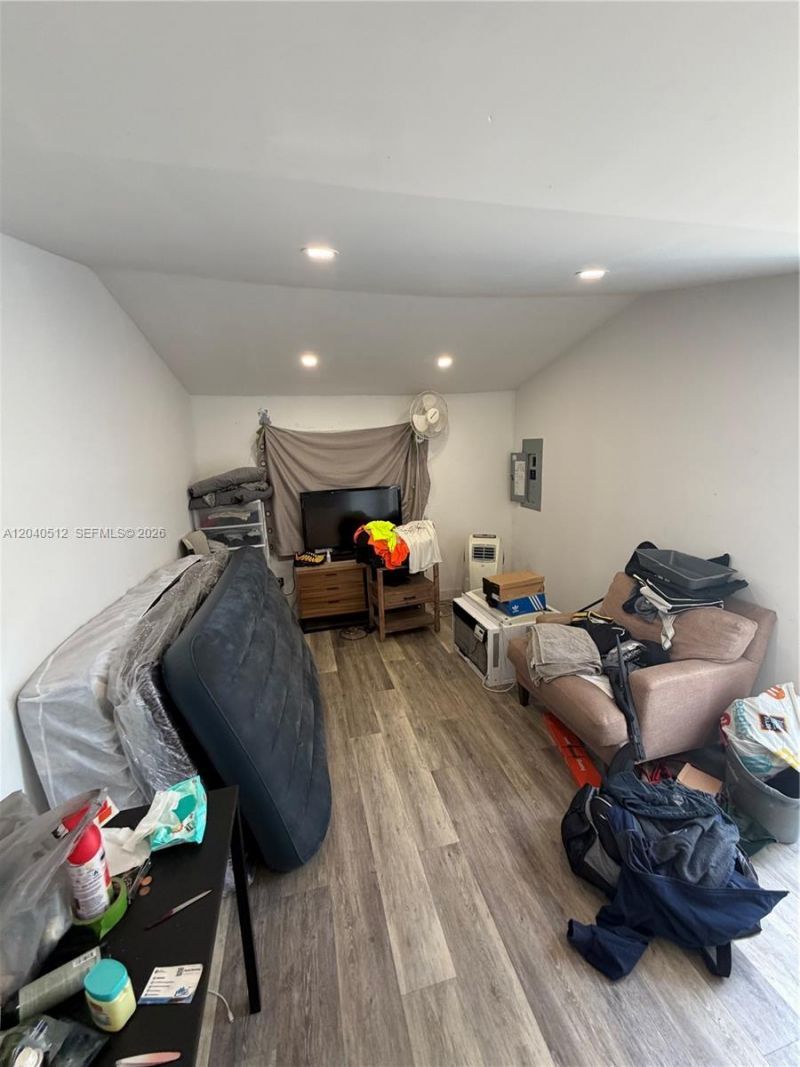 867 NW 109th St , Miami, FL 33168 Photo