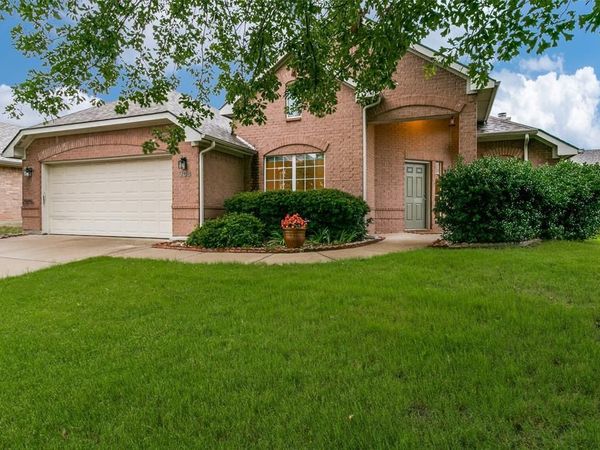 908 Dogwood Drive, Burleson, TX 76028