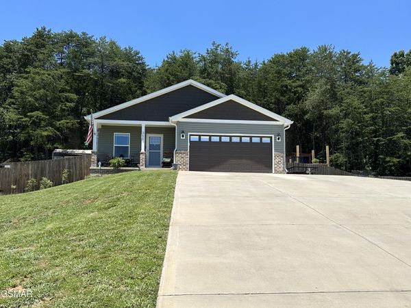 359 Garden Lane, Dandridge, TN 37725