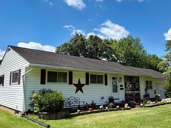 56 Beech Rock Drive , Zanesville, OH 43701