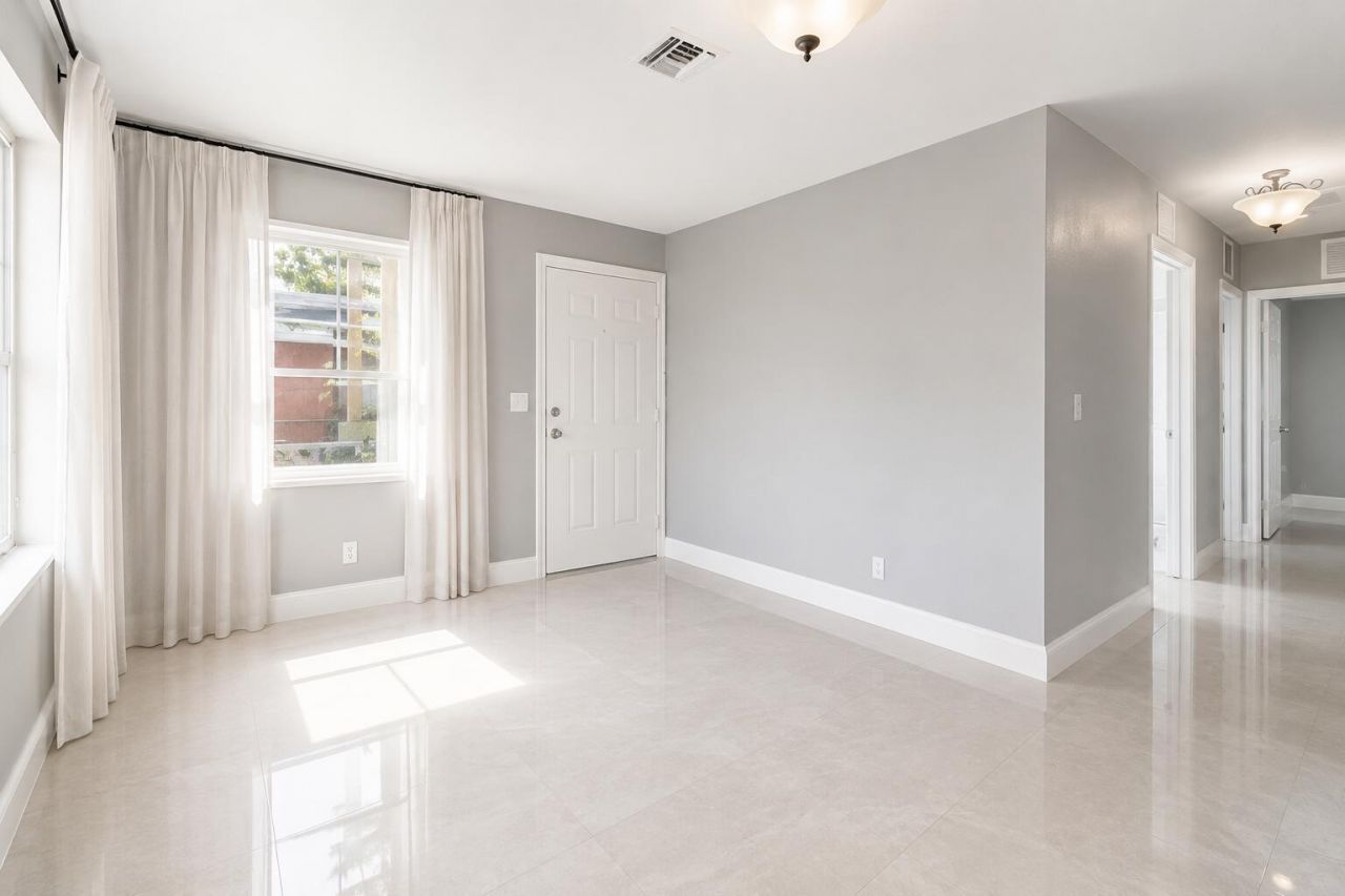 5605 Pinewood Avenue, West Palm Beach, FL 33407 Photo