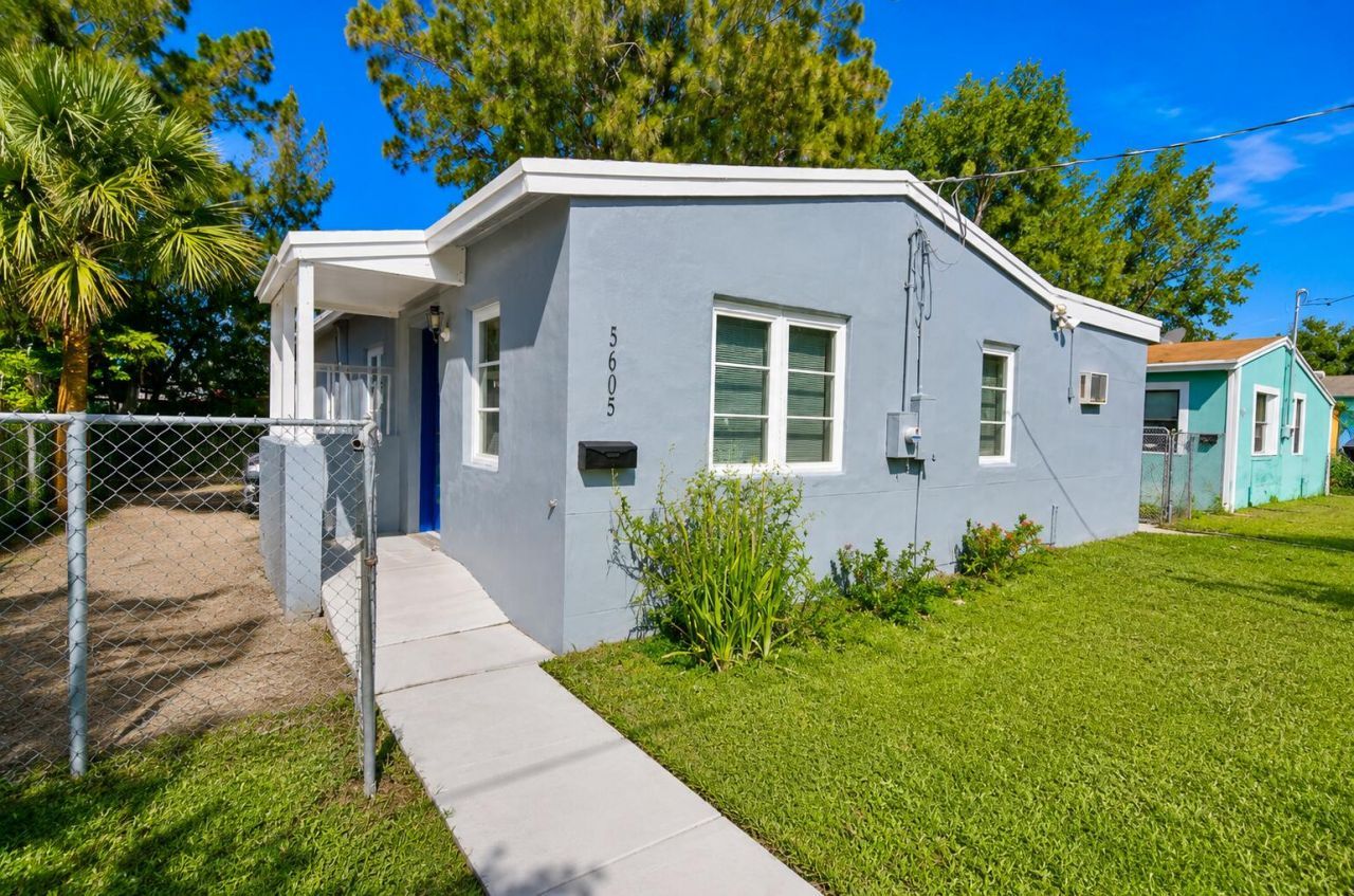 5605 Pinewood Avenue, West Palm Beach, FL 33407 Photo