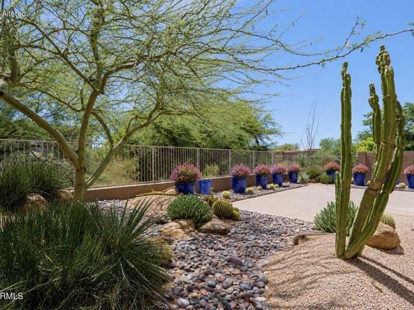 9573 E CHUCKWAGON Lane, Scottsdale, AZ 85262