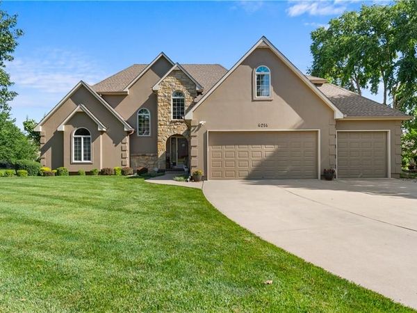 4214 Victory Circle, Lee's Summit, MO 64082