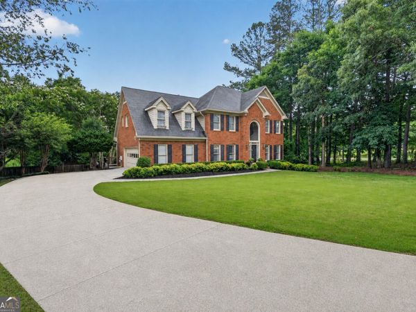 1800 Brookstone Drive, Snellville, GA 30078