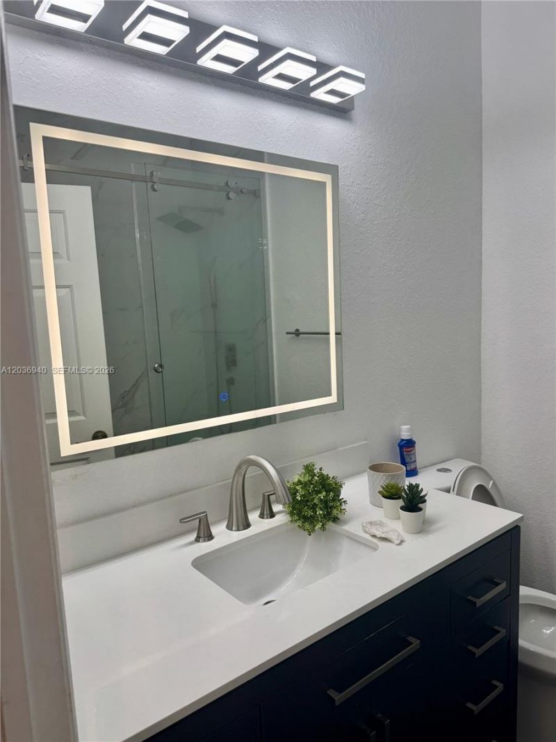 10814 NW 81st Ln , Doral, FL 33178 Photo