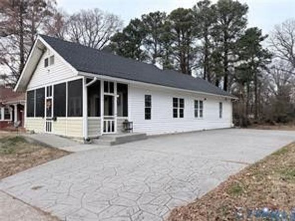 2409 W City Point Road , Hopewell, VA 23860