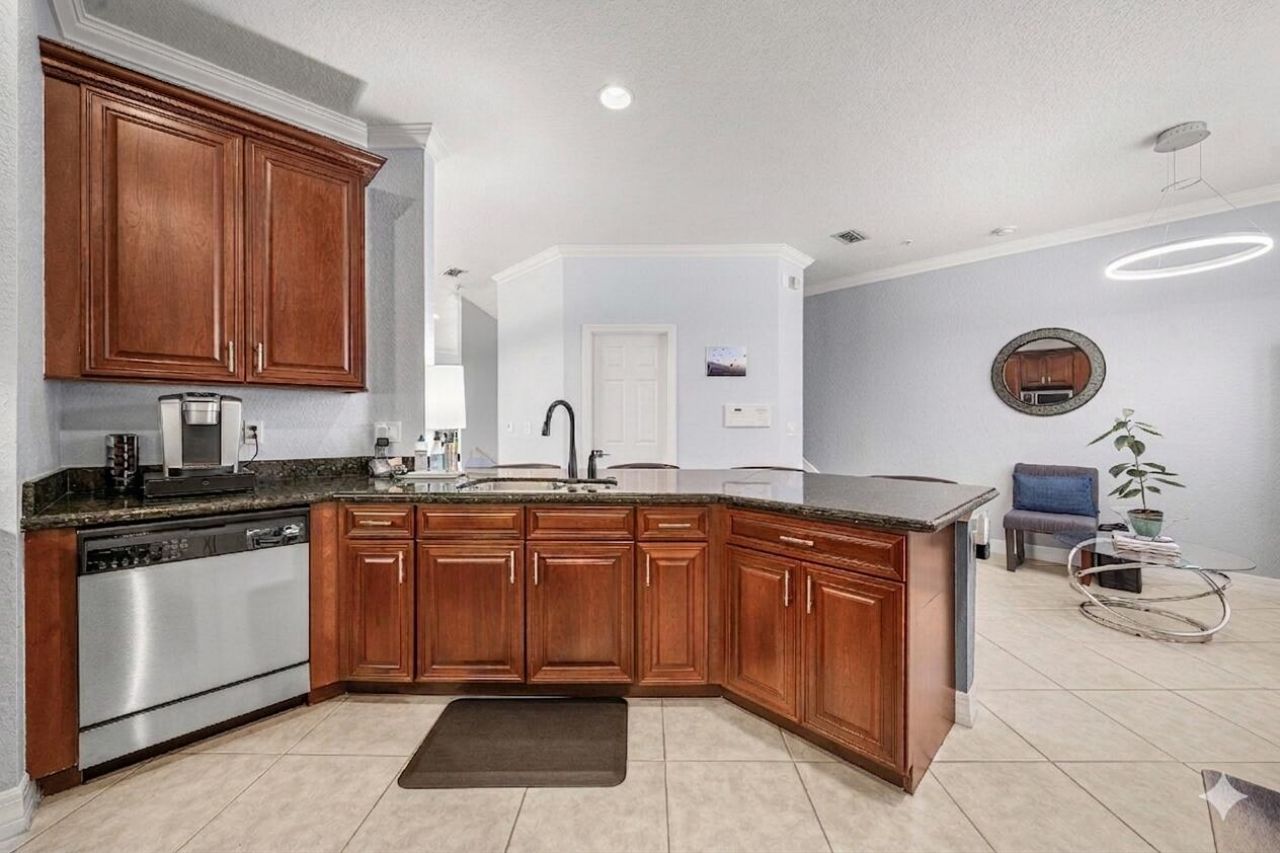 290 NE 5th Avenue, Unit 9, Delray Beach, FL 33483 Photo